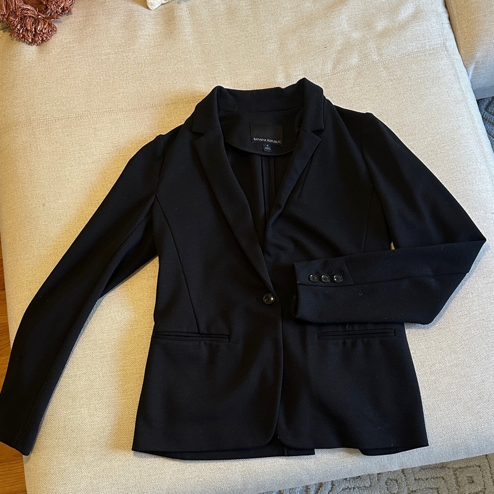 Banana Republic Classic Black Blazer - Size 4